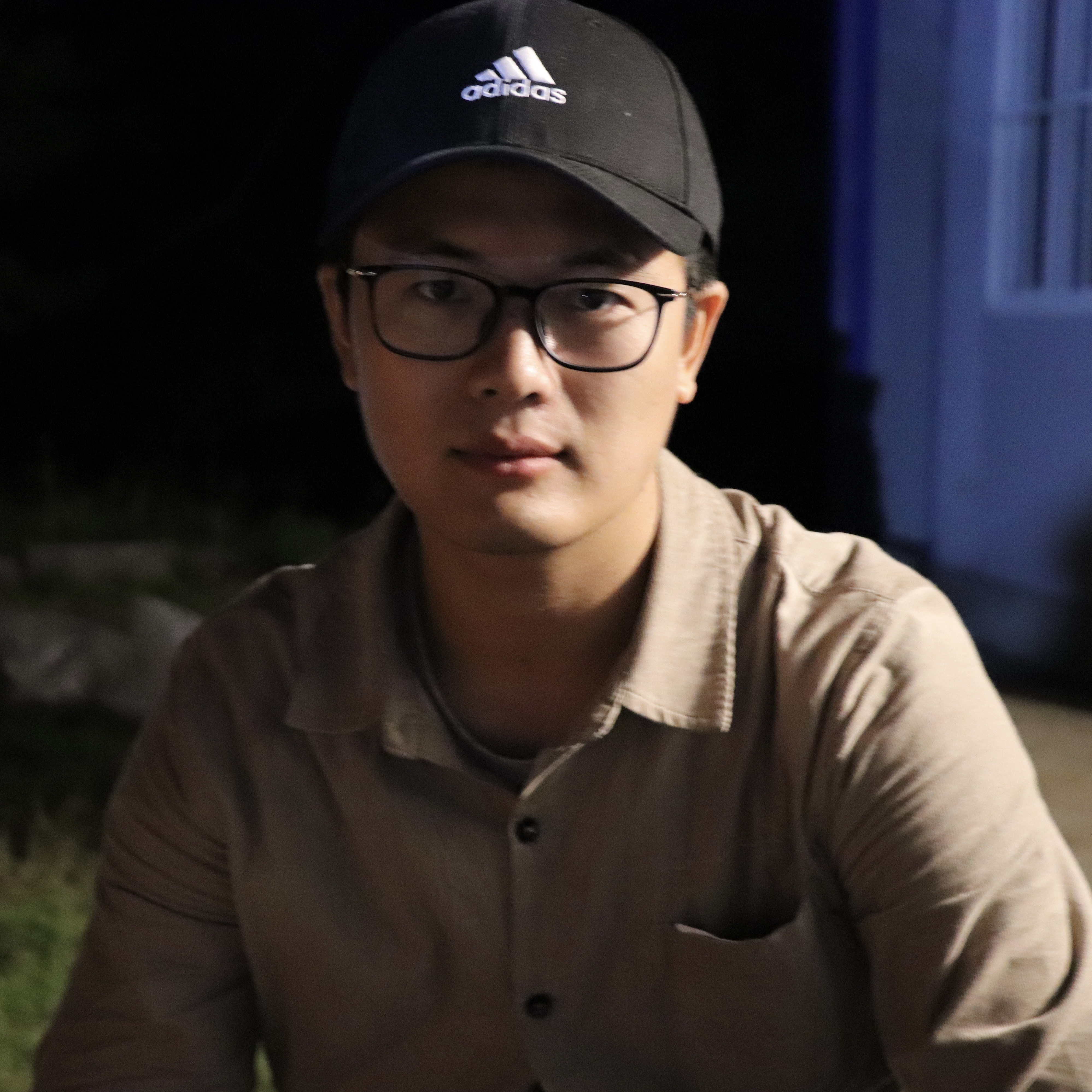 Jingbo Zhang